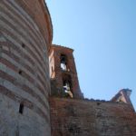 miecz i słoneczniki w San Galgano na Montesiepi