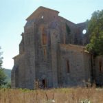 miecz i słoneczniki w San Galgano na Montesiepi