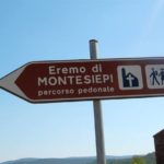 miecz i słoneczniki w San Galgano na Montesiepi