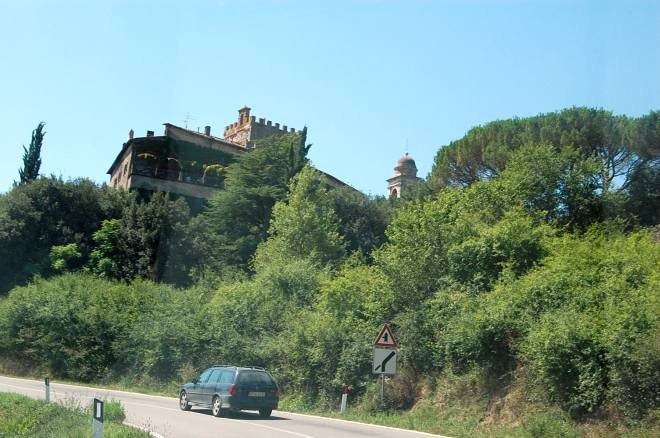 miecz i słoneczniki w San Galgano na Montesiepi