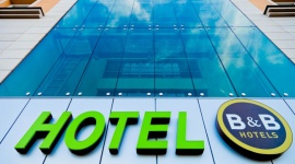 Hotel B&B we Wrocławiu świętuje swoje pierwsze urodziny! Turystyka, BIZNES - W tym miesiącu swoje 1. urodziny świętuje hotel B&B Wrocław Centrum. Trzeci, po B&B Toruń oraz B&B Warszawa-Okęcie, obiekt sieci B&B Hotels w Polsce został otwarty dla klientów dokładnie 25 listopada 2013 r. i na trwałe wpisał się w hotelową mapę stolicy Dolnego Śląska.