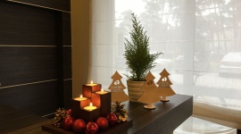 Jak udekorować hotel w okresie świątecznym? Turystyka, BIZNES - Święta Bożego Narodzenia to czas, kiedy w każdym hotelarzu budzi się dekorator wnętrz. Ozdabianie hotelu to sama przyjemność, łatwo jednak popaść w przesadę i zamiast nastrojowego wnętrza wykreować… chaos.