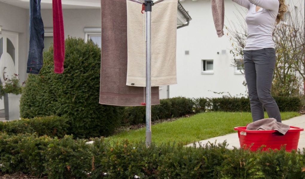 Sposób na pachnące pranie, czyli jak suszyć tkaniny na świeżym powietrzu