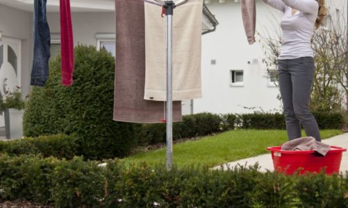 Sposób na pachnące pranie, czyli jak suszyć tkaniny na świeżym powietrzu