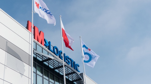 FM Logistic poprowadzi nowe Centrum Dystrybucji do Klienta IKEA Transport, BIZNES - IKEA otworzyła nowe Centrum Dystrybucji do Klienta (CDC) w Jarostach koło Piotrkowa Trybunalskiego. Poprowadzi je FM Logistic. W tym celu firma zatrudniła już pierwszych pracowników. W najbliższych miesiącach planowana jest rekrutacja kolejnych osób.