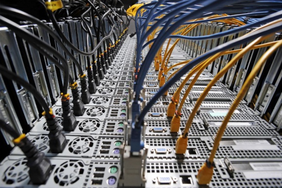 Dachser testuje systemy autonomiczne Transport, BIZNES - Dachser, jeden z wiodących operatorów logistycznych, testuje systemy autonomiczne, które ułatwią pracę w magazynach i terminalach.