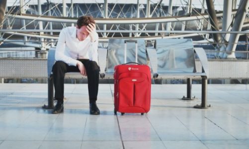 Pogorszenie punktualności oraz rosnąca liczba odwołanych lotów w PLL LOT