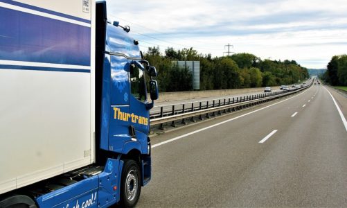 Co drączy polską branżą transportową? – wyniki badania INELO