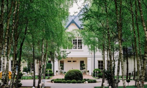 Piąkne wnątrza i co jeszcze? Trudny wybór miejsca na wesele