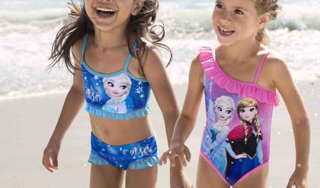 Maluch na wakacjach. Niezbądnik na plażą (i nie tylko) dla zabieganych rodziców