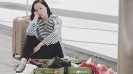 LOT strajkuje, a pasażerowie nie znają praw Transport, BIZNES - O 5 rano rozpoczął się strajk załóg PLL LOT. Choć poranne loty odbywały się bez zakłóceń, to z czasem mogą pojawić się utrudnienia dla podróżnych. Jeżeli przewidywania związkowców się potwierdzą, to tylko dzisiaj zostanie odwołanych 40 rejsów.