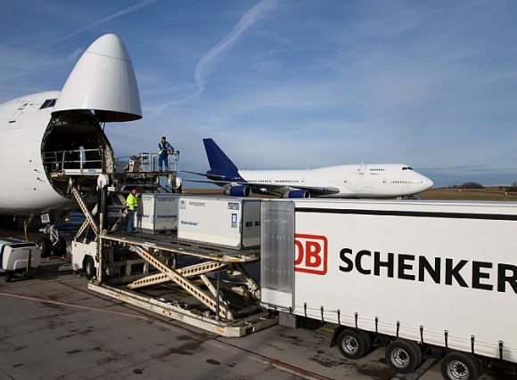 DB Schenker cyfryzuje globalny rynek części zamiennych Transport, BIZNES - Nowa platforma internetowa „Logistics Orchestrator” umożliwia optymalizację łańcuchów dostaw dla klientów branży przemysłowej i lotniczej.