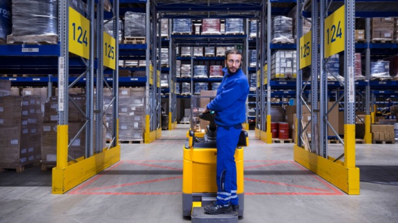 Dachser powiększa się w Karlsruhe Transport, BIZNES - Dachser, globalny operator logistyczny, zainwestuje ponad 20 mln euro w rozbudowę centrum logistycznego w mieście Malsch, położonym niedaleko Karlsruhe w Niemczech. Powierzchnia nowego magazynu wynosi blisko 22 tys. mkw., zapewniając miejsce dla ok. 43 tys. palet.