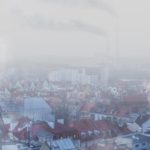 Polacy wiedzą o smogu coraz wiącej i popierają programy wymiany pieców