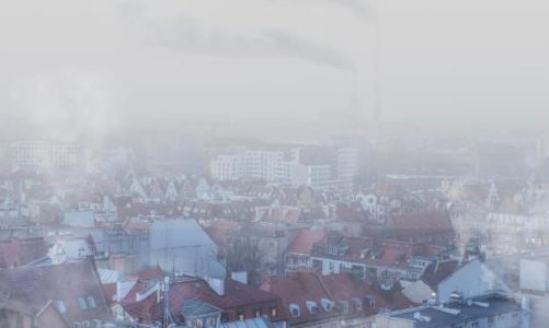 Polacy wiedzą o smogu coraz wiącej i popierają programy wymiany pieców