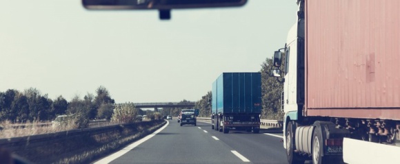 Lekko nie będzie, czyli unijne nowości dla pojazdów poniżej 3,5 tony Transport, BIZNES - Duże zmiany czekają w najbliższym czasie tak zwanych busiarzy. Komisja Europejska proponuje bowiem serię poprawek w rozporządzeniu 1072/2009 w zakresie wykonywania zawodu przewoźnika.