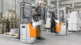 Nowe rozwiązania dla ergonomii Transport, BIZNES - Ból pleców, szyi i ramion, przeciążenia mięśni czy dyskomfort powodowany hałasem i wibracjami – to najczęstsze przypadłości operatorów wózków widłowych wynikające z nieergonomicznych warunków pracy. Jakie rozwiązania pomagają im zapobiegać?