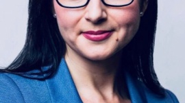 Awans Polki w Grupie JF Hillebrand i wzmocnienie pozycji w regionie wschodnim Transport, BIZNES - Grupa JF Hillebrand, specjalizujący się w obsłudze rynku alkoholi i napojów stawia na wzmocnienie pozycji na rynkach wschodnich. Zarząd Grupy awansował Ellinę Lolis na stanowiska prezesa JF Hillebrand Russia i wiceprezesa JF Hillebrand Poland.