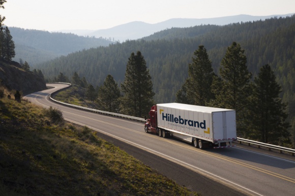 Hillebrand stawia na rozwój usług na Wschodzie i zwiększa zatrudnienie Transport, BIZNES - Hillebrand, specjalizujący się w obsłudze rynku beverages, stawia na rozszerzenie usług drogowych krajowych i międzynarodowych, jednym z kluczowych kierunków ekspansji ma być Wschód. Polska ma pełnić funkcję „control tower” dla klientów z rynków wschodnich.