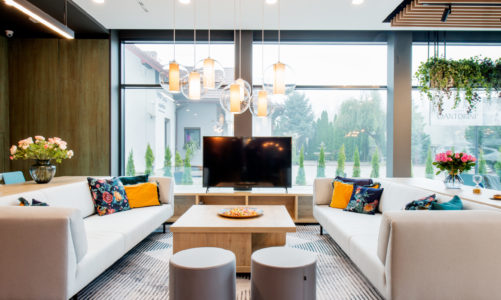 ARTIST YOURSELF – KREATYWNE WARSZTATY Z YLANEM ANOUFA W IBIS STYLES KRAKĂW SANTORINI