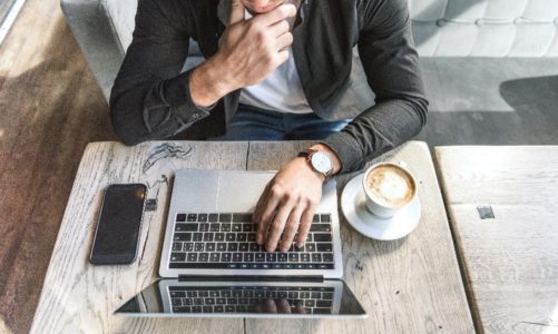 Pracownicy lubią pracą zdalną. Jak wówczas zapewnić bezpieczeństwo firmowych danych?