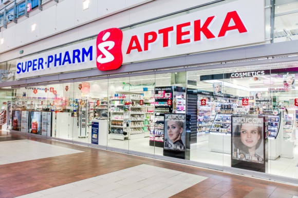 Super-Pharm wybiera ID Logistics Transport, BIZNES - ID Logistics wzmacnia obecność na rynku logistyki kontraktowej i rozszerza zakres usług o branżę kosmetyczną. Do grona klientów operatora dołączyła sieć Super-Pharm. ID Logistics przygotowuje się do uruchomienia centrum dystrybucji sieci w Teresinie. k/Sochaczewa