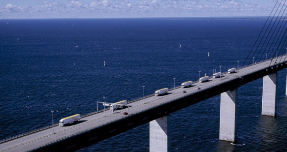 Agility uruchamia szybki transport morski między Europą a USA Transport, BIZNES - Agility, czołowy globalny dostawca usług logistycznych i spedycyjnych, w odpowiedzi na ograniczenia w transporcie lotniczym cargo między Europą a Stanami Zjednoczonymi, wzmacnia ofertę frachtu morskiego i uruchamia dwa nowe serwisy drobnicowe – LCL Direct i Express LCL.