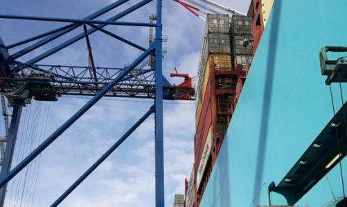 Dziesiątki kontenerów z meblami do Arabii Saudyjskiej – Fracht FWO Polska