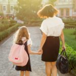 Powakacyjny niezbądnik pracującej mamy: Rozpoczącie roku szkolnego w 5 krokach