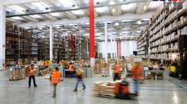 CEVA operatorem najnowocześniejszego centrum dystrybucji książek w Europie Transport, BIZNES - CEVA Logistics Italia i Emmelibri, dystrybutor książek i innych wydawnictw, przedłużyli umowę na dostawę usług logistycznych o 12 lat. Firmy powołały też spółkę joint venture C&M Book Logistics, która wdroży innowacji w centrum dystrybucji książek City of Books