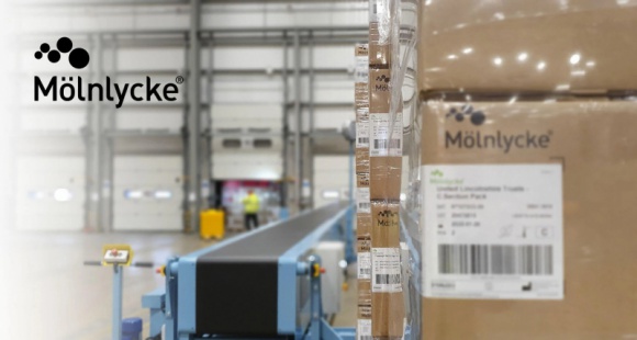 CEVA Logistics operatorem centrum logistycznego Mölnlycke w UK Transport, BIZNES - CEVA Logistics, wiodący globalny operator logistyczny, podpisał pięcioletnią umowę ze szwedzką firmą Mölnlycke, światowym dostawcą produktów i rozwiązań medycznych. Od grudnia CEVA zarządza nowym magazynem Mölnlycke w Wielkiej Brytanii.